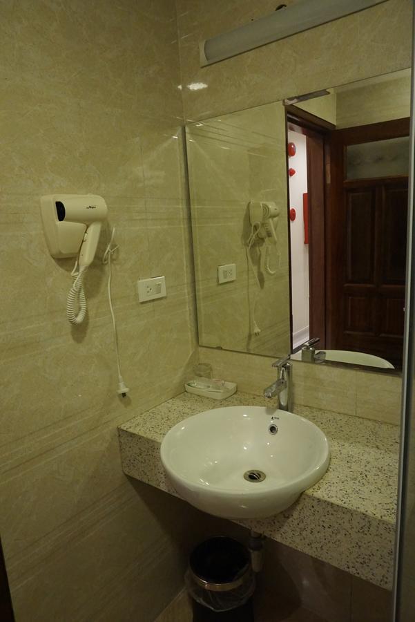 Ngan Ha Hotel Hanoï Extérieur photo